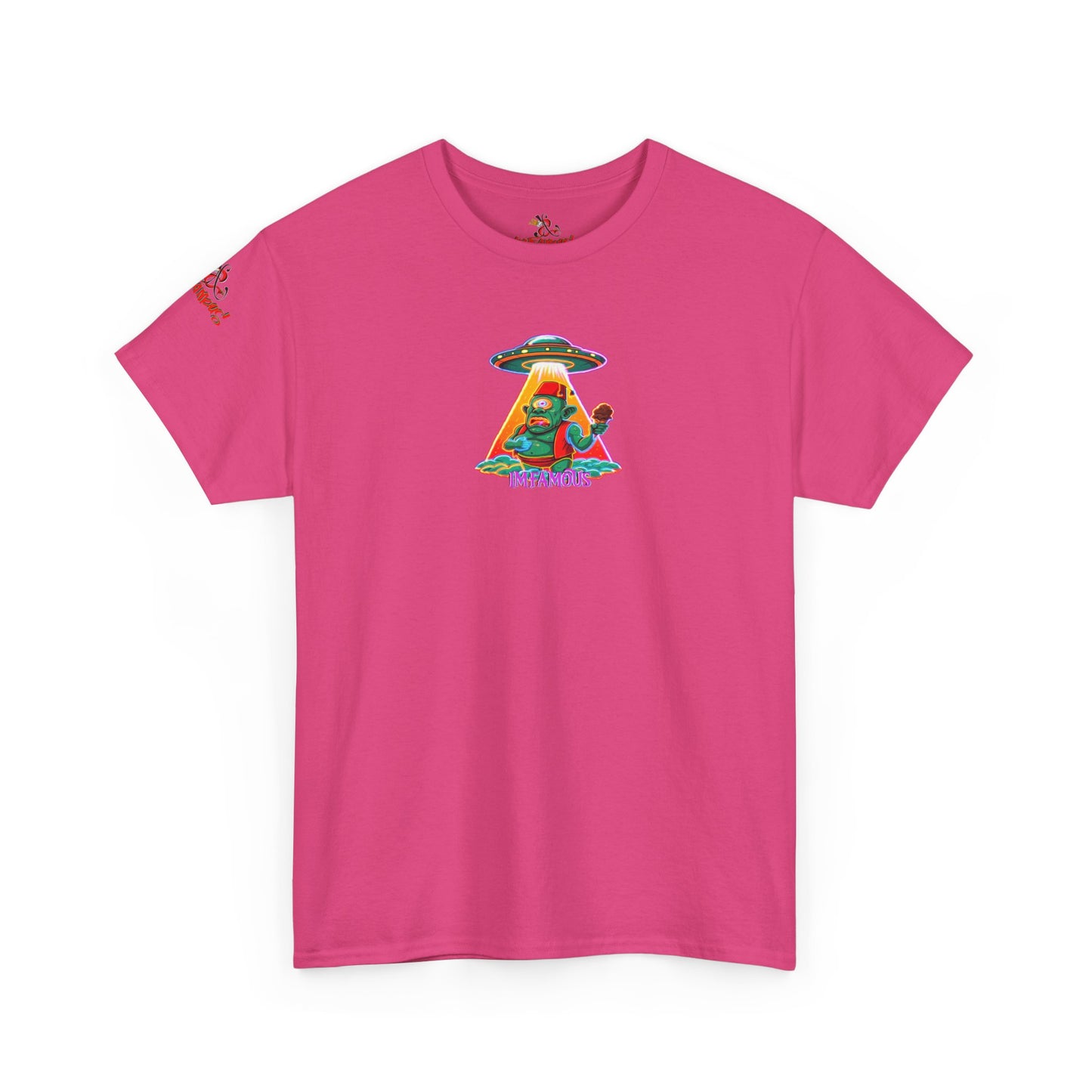Camiseta gráfica con diseño de cíclope comiendo helado y extraterrestres