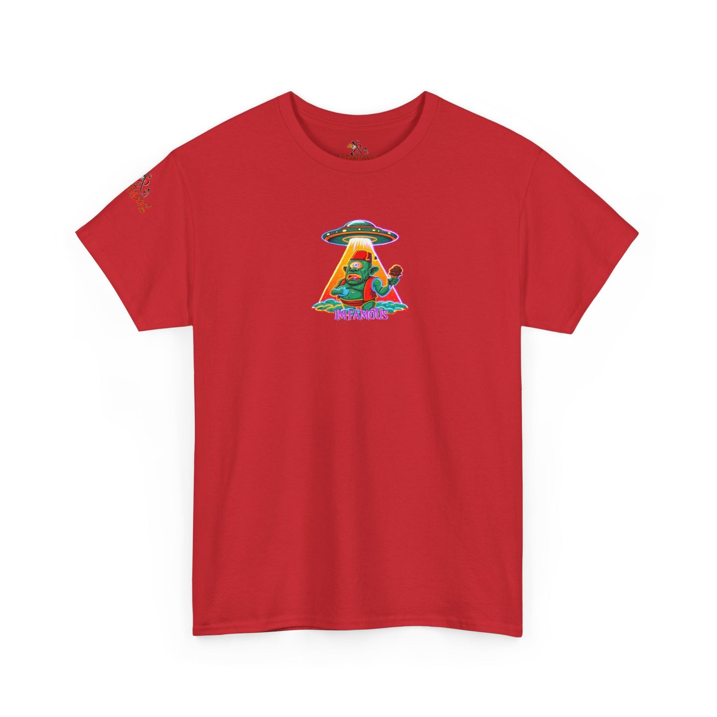 Camiseta gráfica con diseño de cíclope comiendo helado y extraterrestres