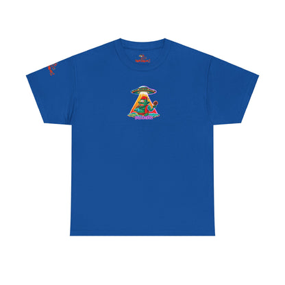 Camiseta gráfica con diseño de cíclope comiendo helado y extraterrestres