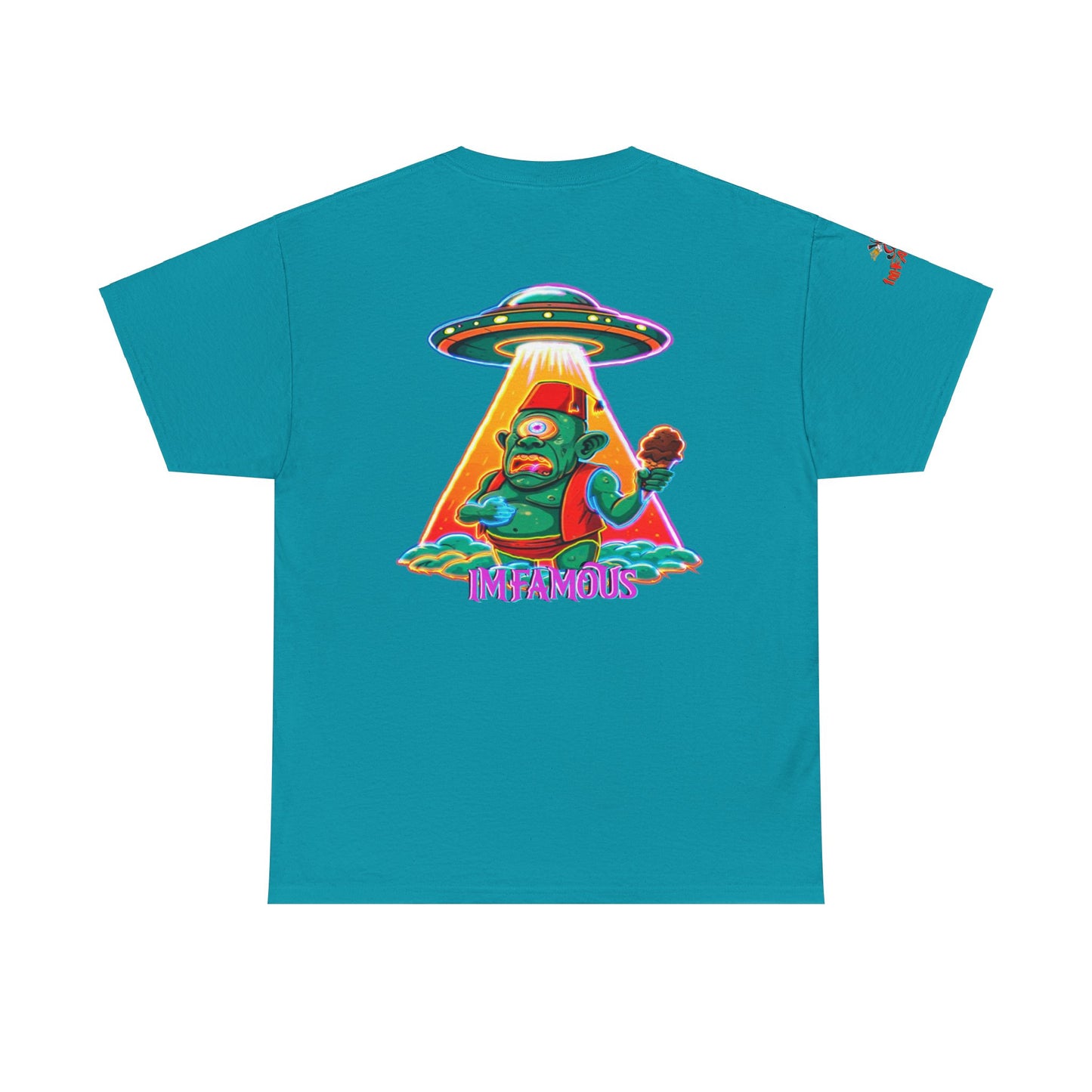 Camiseta gráfica con diseño de cíclope comiendo helado y extraterrestres