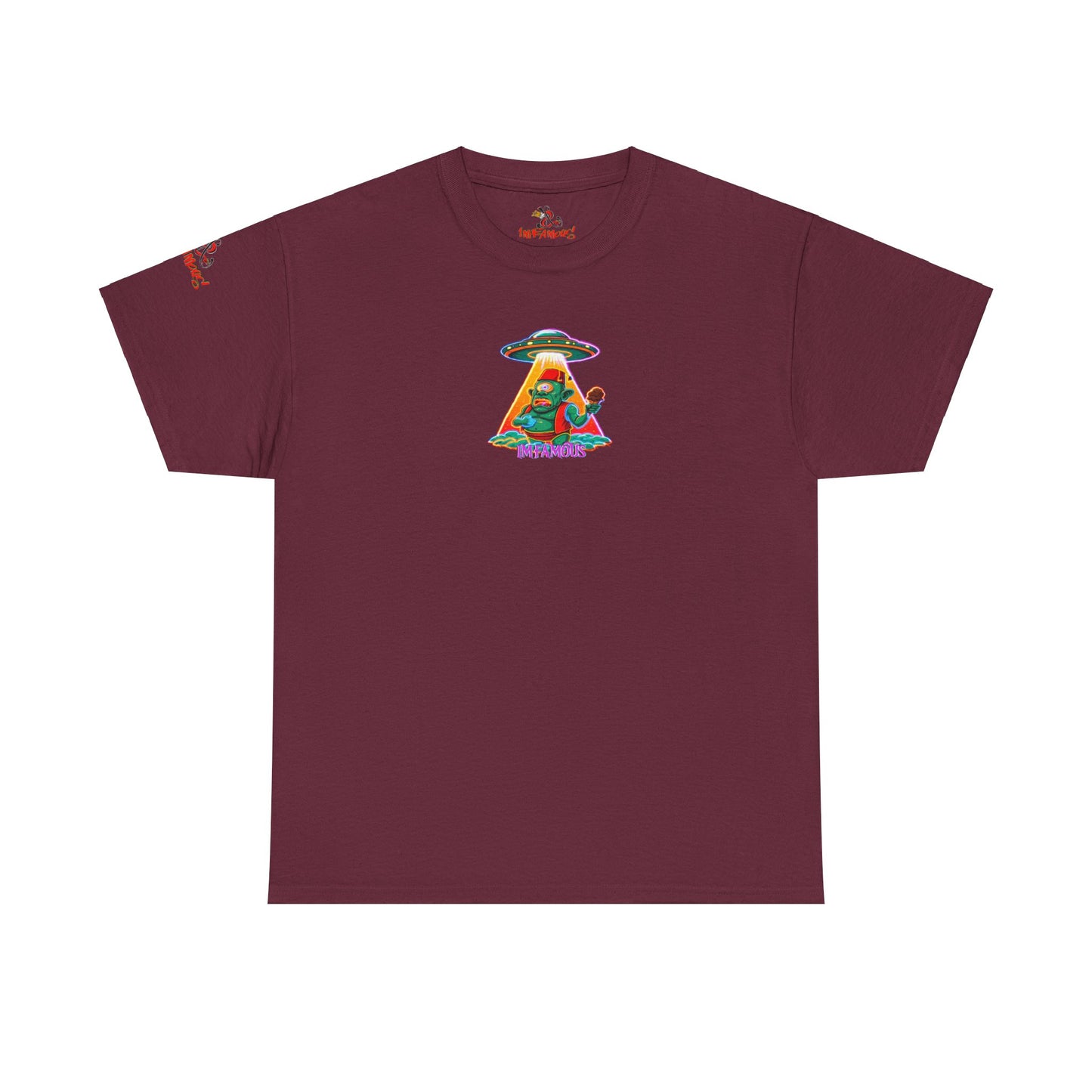 Camiseta gráfica con diseño de cíclope comiendo helado y extraterrestres