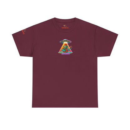 Camiseta gráfica con diseño de cíclope comiendo helado y extraterrestres