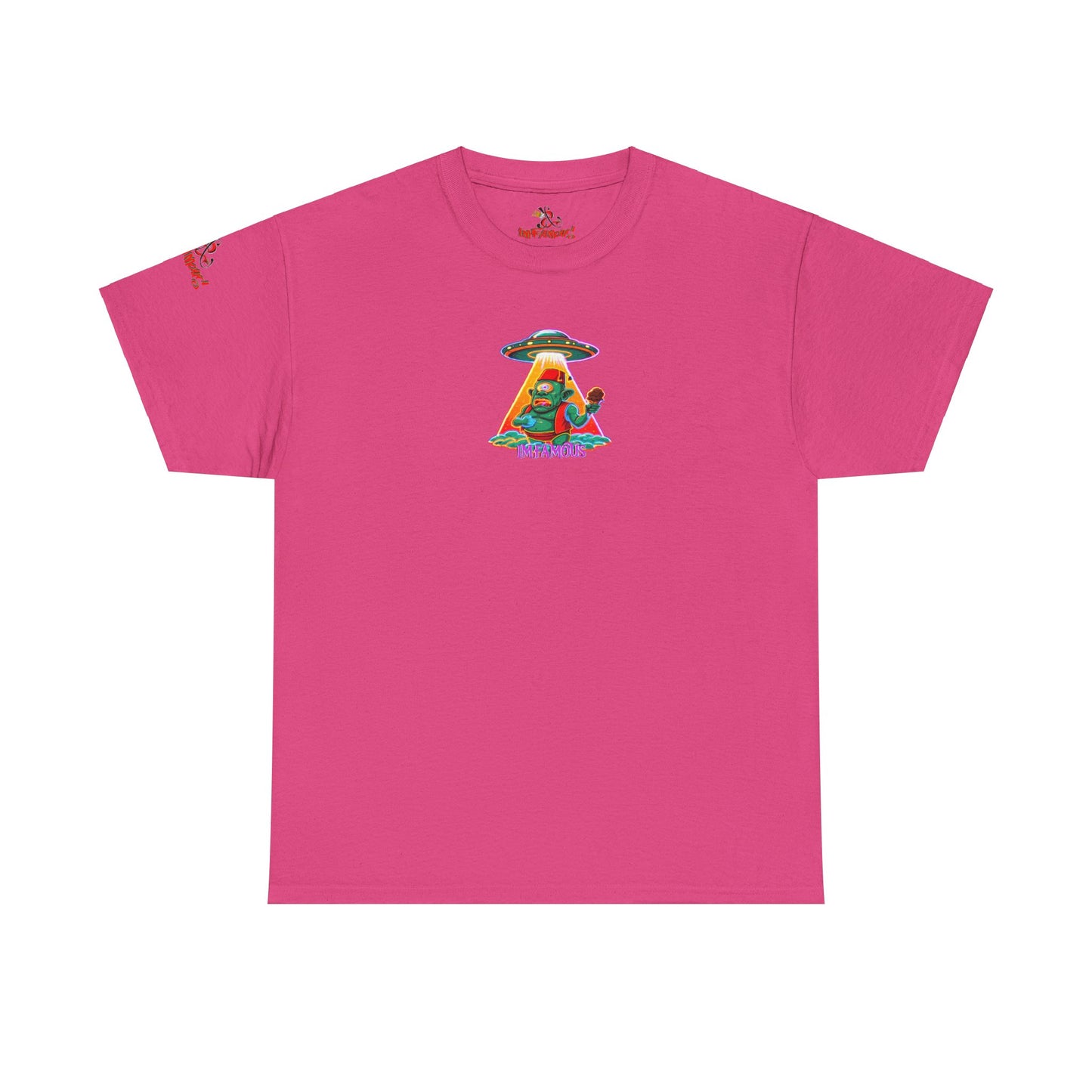 Camiseta gráfica con diseño de cíclope comiendo helado y extraterrestres