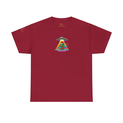 Camiseta gráfica con diseño de cíclope comiendo helado y extraterrestres