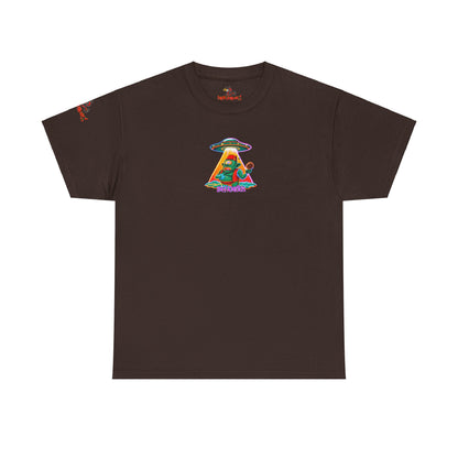 Camiseta gráfica con diseño de cíclope comiendo helado y extraterrestres