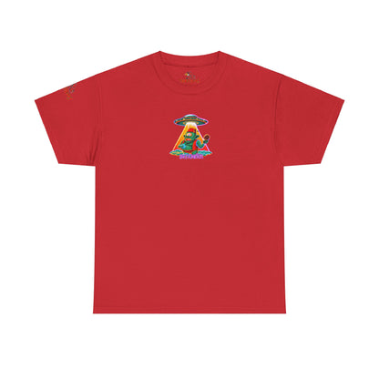 Camiseta gráfica con diseño de cíclope comiendo helado y extraterrestres